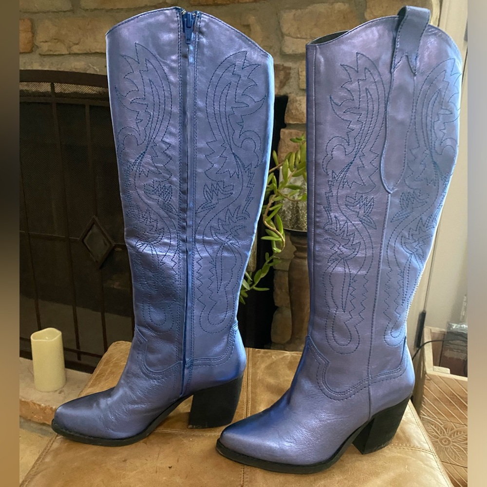 Blue Heeled Boots with Decorative Stitching